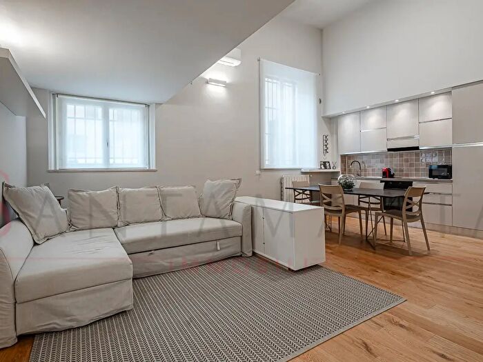 Appartamento trilocale in vendita in Viale Lunigiana, Milano