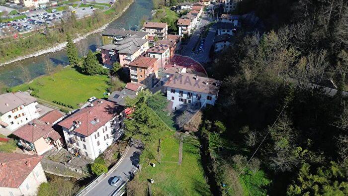 Casa con 15 locali in vendita in Romacolo, Zogno