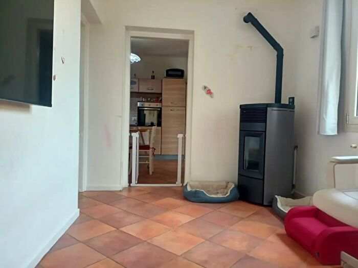 Casa con 5 locali in vendita in Gropparello
