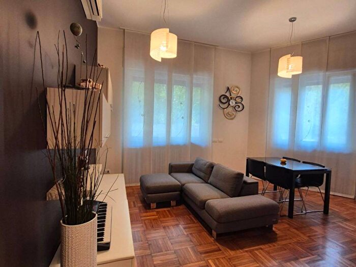 Appartamento trilocale in affitto in Via della Sila, Città Studi, Milano