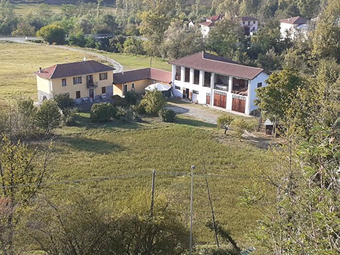 Casa con 10 locali in vendita in Corso Bagni, Acqui Terme