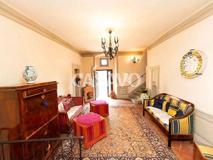 Casa con 6 locali in vendita in Impruneta