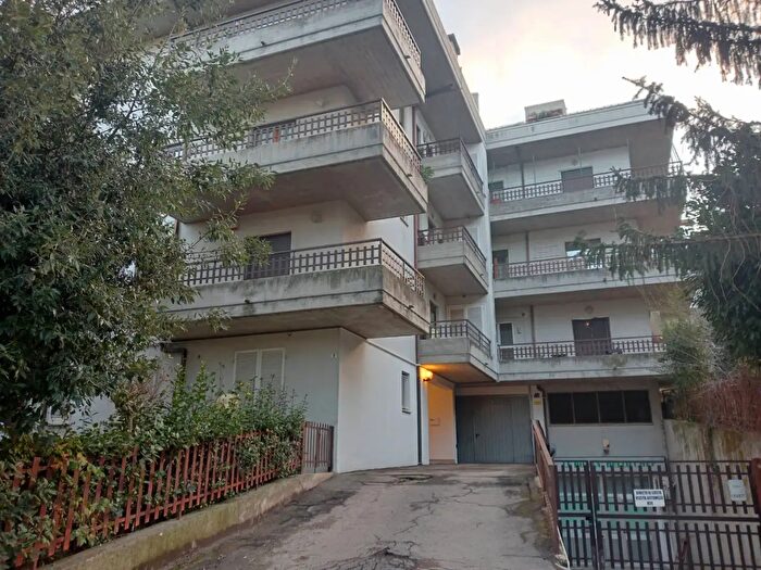 Appartamento con 5 locali in vendita in Via della Resistenza, Teramo