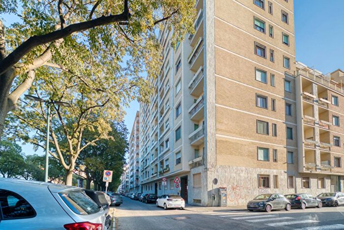 Appartamento trilocale in vendita in Corso Peschiera, Torino