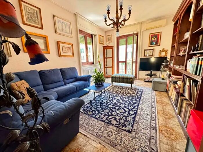 Appartamento trilocale in vendita in Via Vigevano, Milano