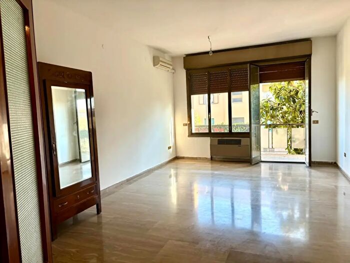 Appartamento con 10 locali in vendita in Bologna