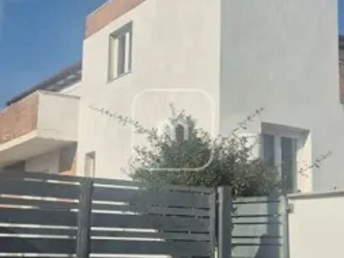 Appartamento quadrilocale in vendita in Via Arzachena, Roma