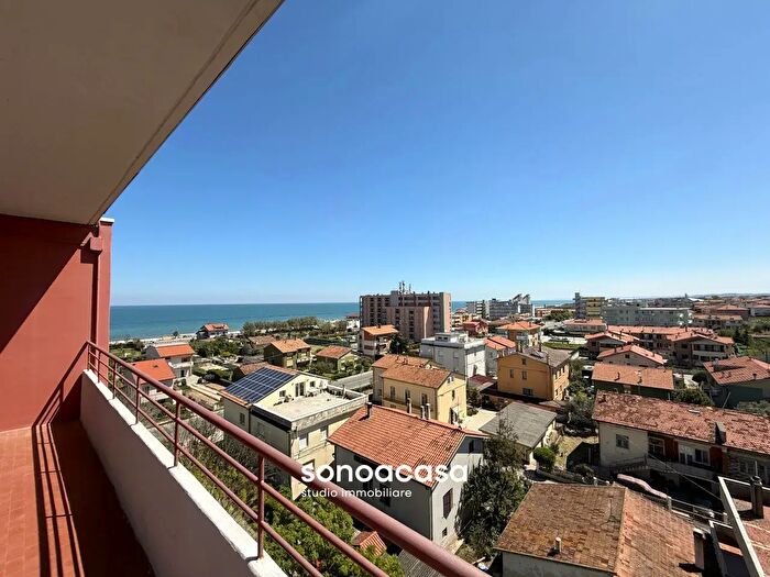 Appartamento trilocale in vendita in Via Litoranea a, Mondolfo