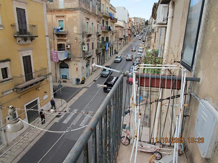 Appartamento con 10 locali in vendita in Ragusa