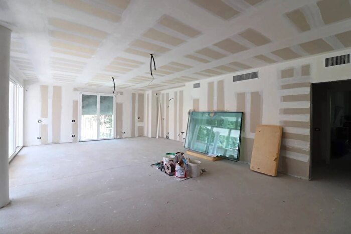 Appartamento quadrilocale in vendita in Corso Settembre Busto Arsizio, Busto Arsizio