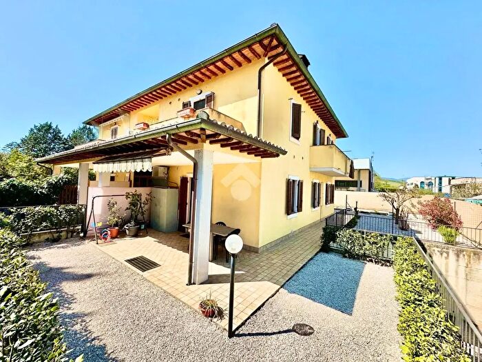 Appartamento trilocale in vendita in Località Via Sandro Pertini, Spoleto