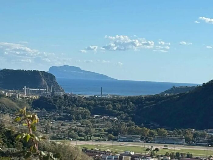 Appartamento quadrilocale in vendita in Via Vicinale Masseria Grande, Napoli