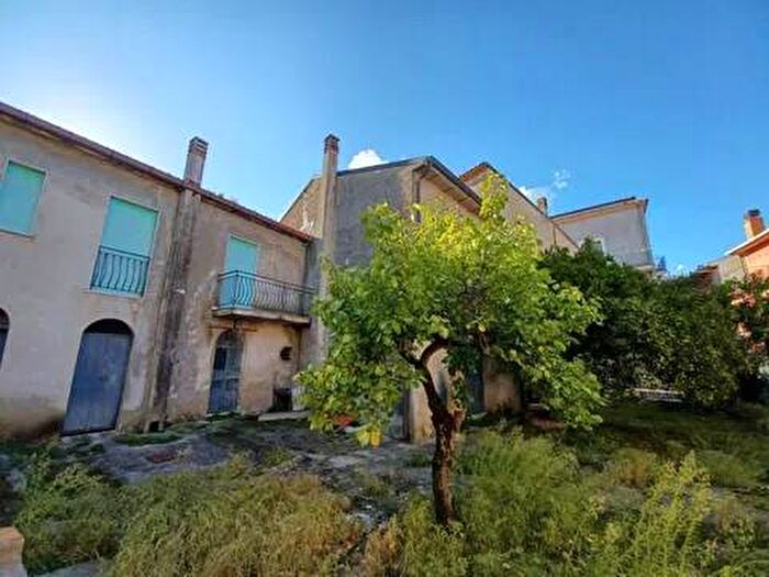 Casa con 6 locali in affitto in Piazza Umberto I, Centro, Stella Cilento