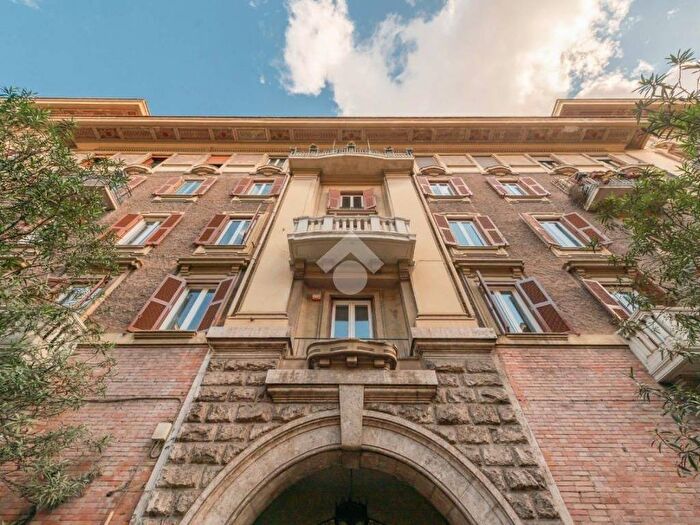 Appartamento quadrilocale in affitto in Via sebino, Trieste Coppedè, Roma
