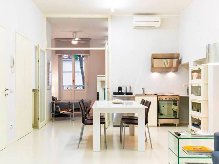 Appartamento bilocale in affitto in Via Pinamonte da Vimercate, Moscova, Milano