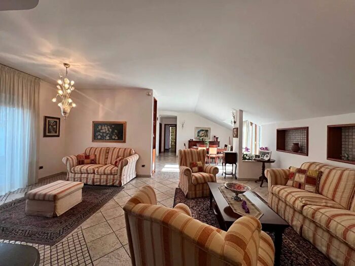 Appartamento con 5 locali in vendita in Via Torino, Scafati