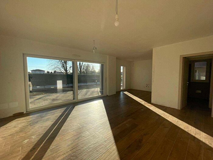 Appartamento quadrilocale in vendita in Via Cappelletta, Olgiate Comasco