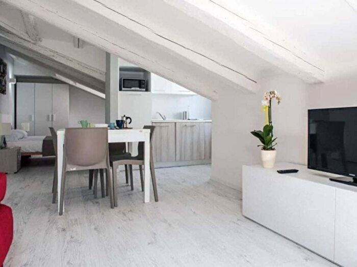 Appartamento in affitto in Via Mazzini, Borgo Teresiano, Trieste