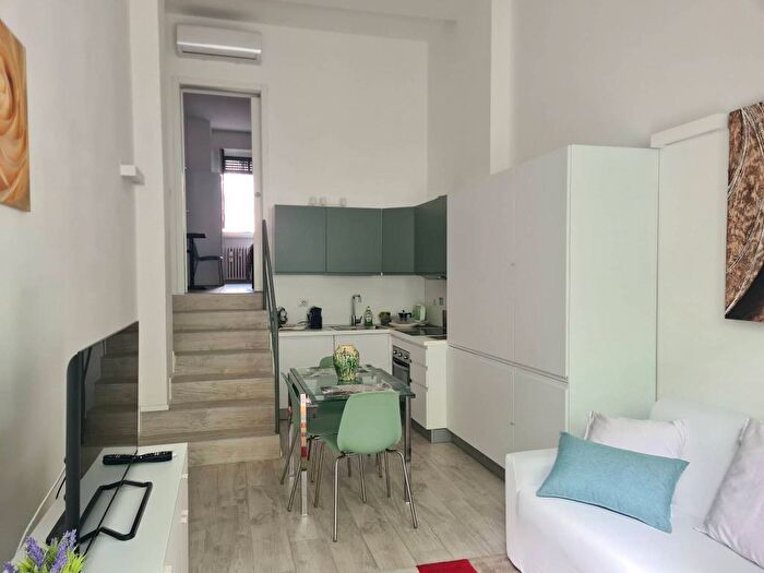 Appartamento bilocale in affitto in Viale Campania, Plebisciti Susa, Milano