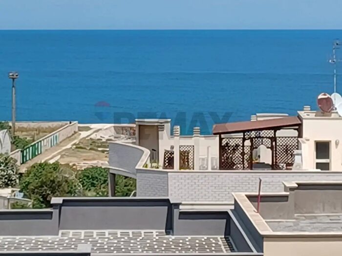 Appartamento con 5 locali in vendita in Monopoli