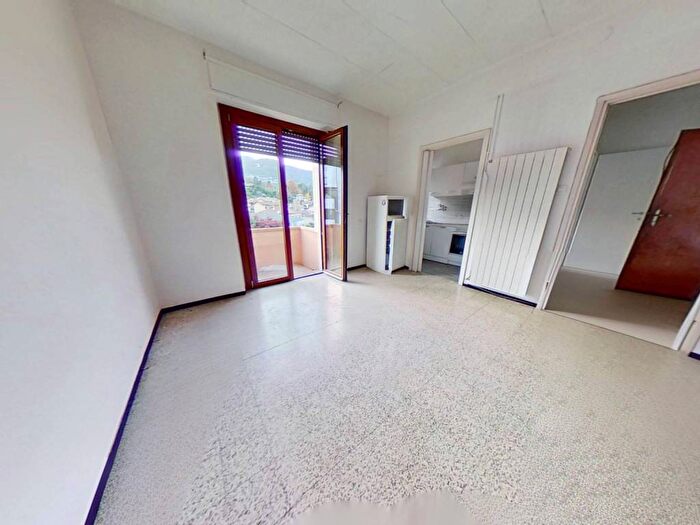 Appartamento bilocale in affitto in Via Ungheria, Centro, Lavena Ponte Tresa