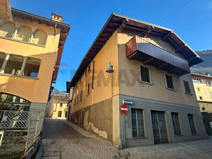 Case in Vendita e in Affitto - 3