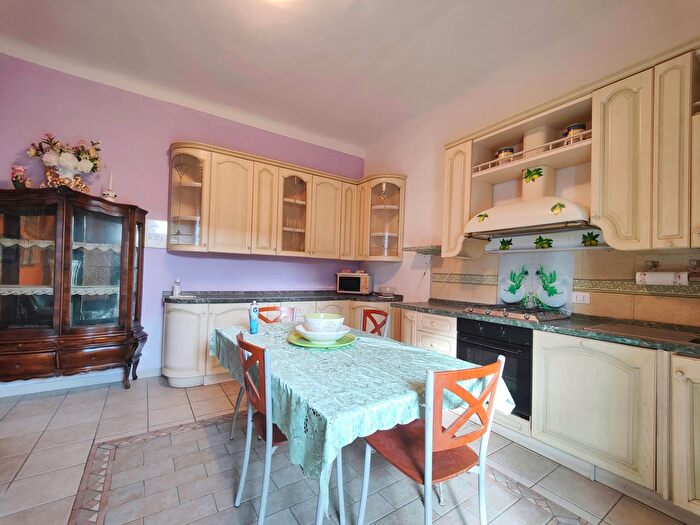 Appartamento quadrilocale in vendita in Via Isola Bella, Pisa