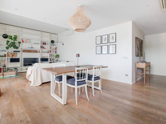 Casa quadrilocale in affitto in Viale Lorenzo Magalotti, Due Strade San Gaggio, Firenze