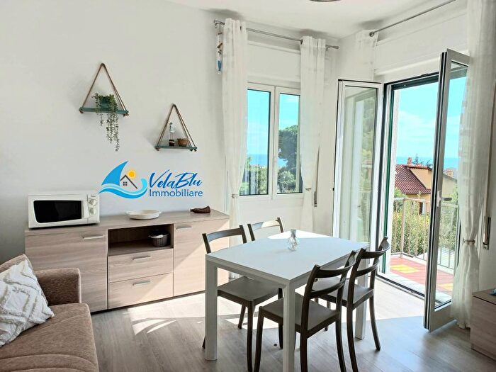 Appartamento trilocale in affitto in Via Giuseppe Mazzini, Centro, San Bartolomeo al Mare