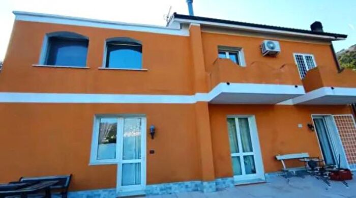 Casa con 6 locali in vendita in Strada Consortile Simone Salada, Alassio