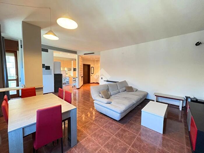 Appartamento quadrilocale in vendita in Via a Galli, Calolziocorte