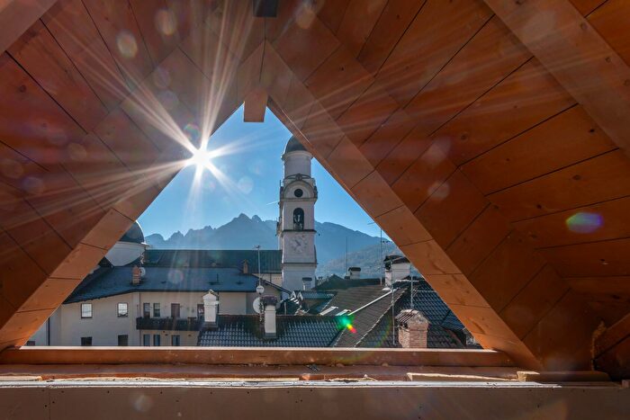 Appartamento con 6 locali in vendita in Via XXVII Aprile, Agordo