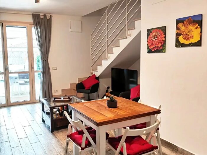 Casa con 5 locali in vendita in Massarosa