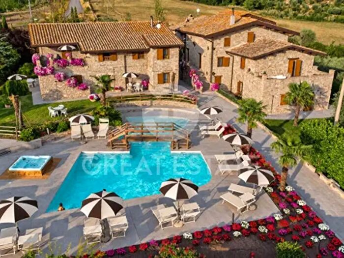 Casa con 6 locali in vendita in Umbertide
