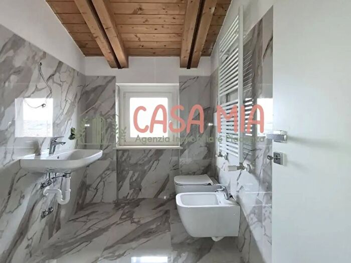 Appartamento quadrilocale in vendita in Strada della Veggioletta, Piacenza