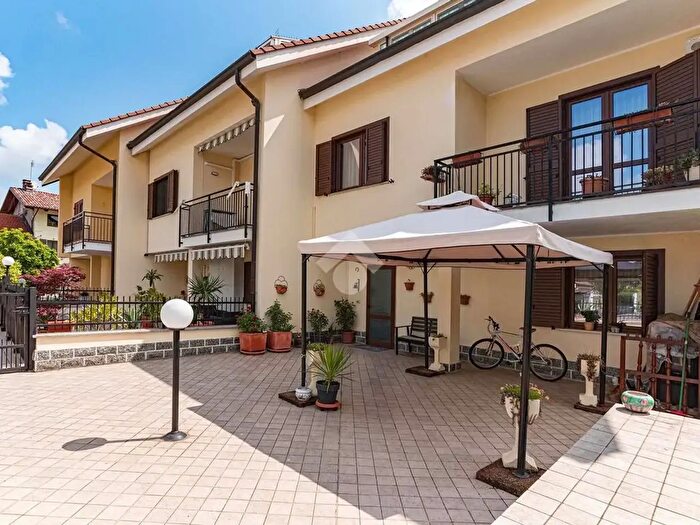Casa con 10 locali in vendita in Via San Giovanni, Cirie