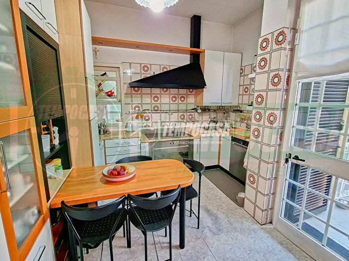 Casa trilocale in vendita in Via della Repubblica, Lainate