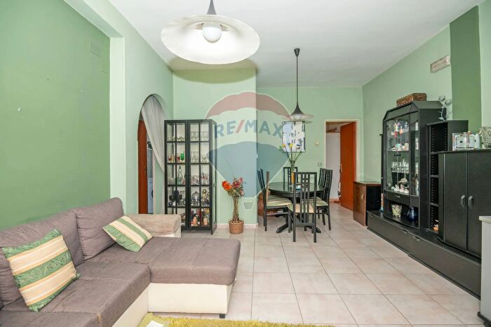 Appartamento trilocale in vendita in Viale Autonomia, Caltagirone