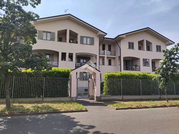 Appartamento quadrilocale in vendita in Via Don Lorenzo Milani, Magenta