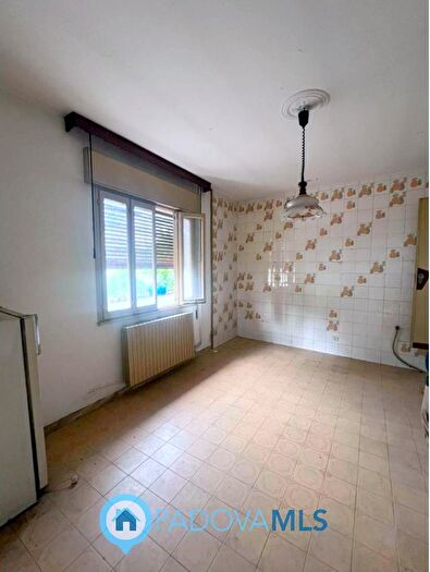 Casa trilocale in vendita in Via Cuoro, Solesino