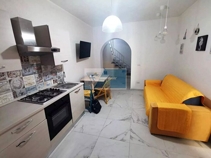 Casa con 6 locali in vendita in Noto
