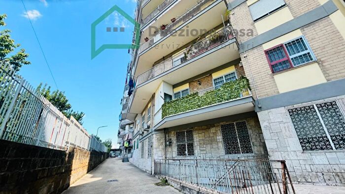 Appartamento quadrilocale in vendita in Via Nazionale delle Puglie, Casoria