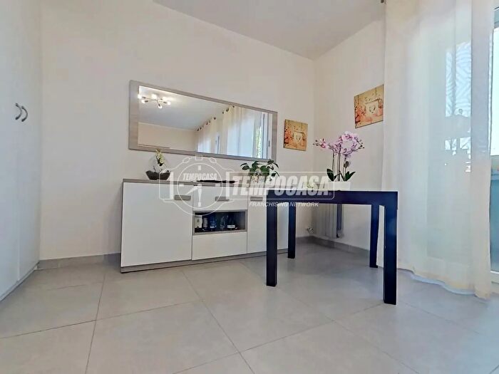 Appartamento trilocale in vendita in Via Cadore, Seregno