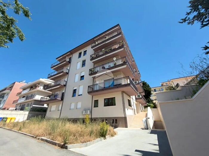 Appartamento monolocale in vendita in Via Vincenzo De Bartholomaeis, L'Aquila