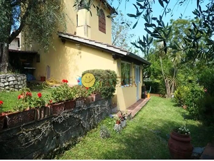 Casa quadrilocale in vendita in Bagno A Ripoli