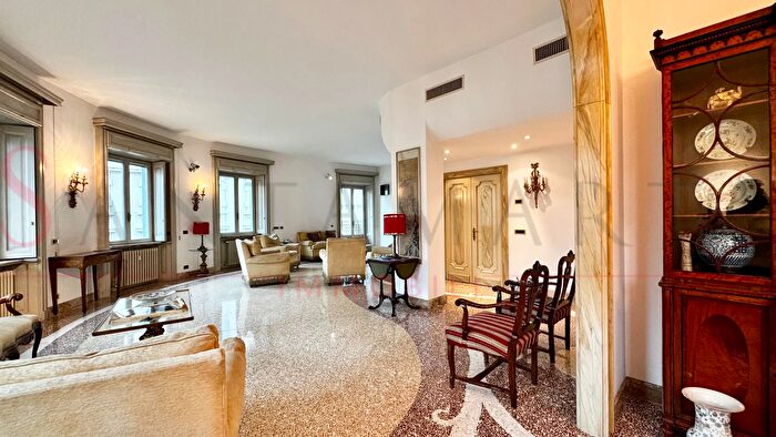 Appartamento con 5 locali in affitto in Viale Monte Nero, Milano