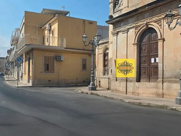 Casa trilocale in vendita in Avola