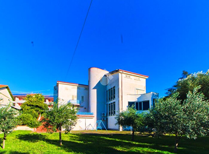 Appartamento trilocale in vendita in Via del Mare, Ascea