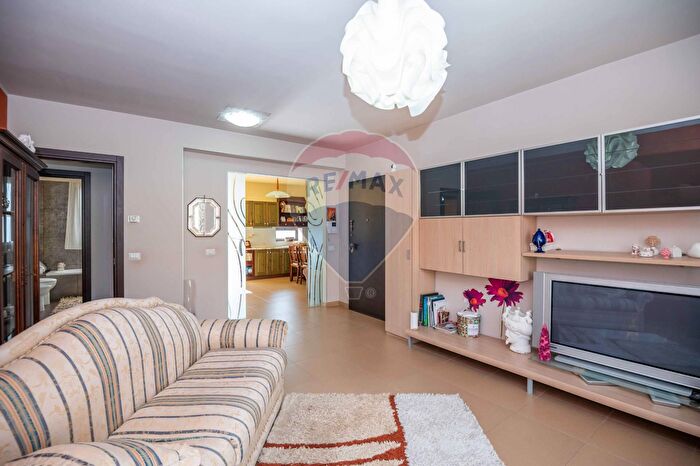 Appartamento con 6 locali in vendita in Via Giuseppe Cannata, Caltagirone