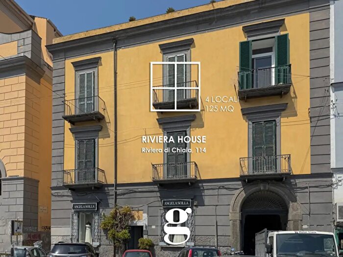Appartamento quadrilocale in vendita in Via Riviera di Chiaia, Napoli